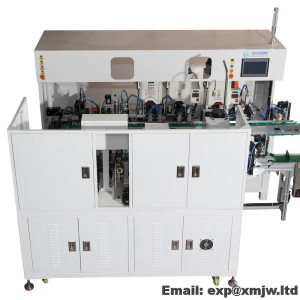 Automatic 2 pin 3 pin plug insert crimping machine europe 2.5a and 10a insert